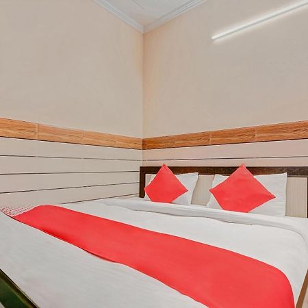 Oyo Park View Guest House Near Edm Mall Nové Dillí Exteriér fotografie