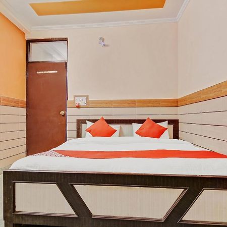 Oyo Park View Guest House Near Edm Mall Nové Dillí Exteriér fotografie