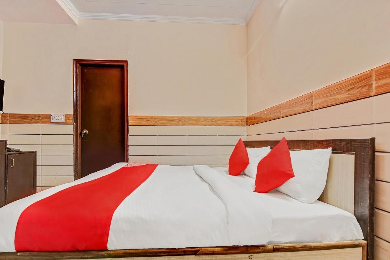 Oyo Park View Guest House Near Edm Mall Nové Dillí Exteriér fotografie