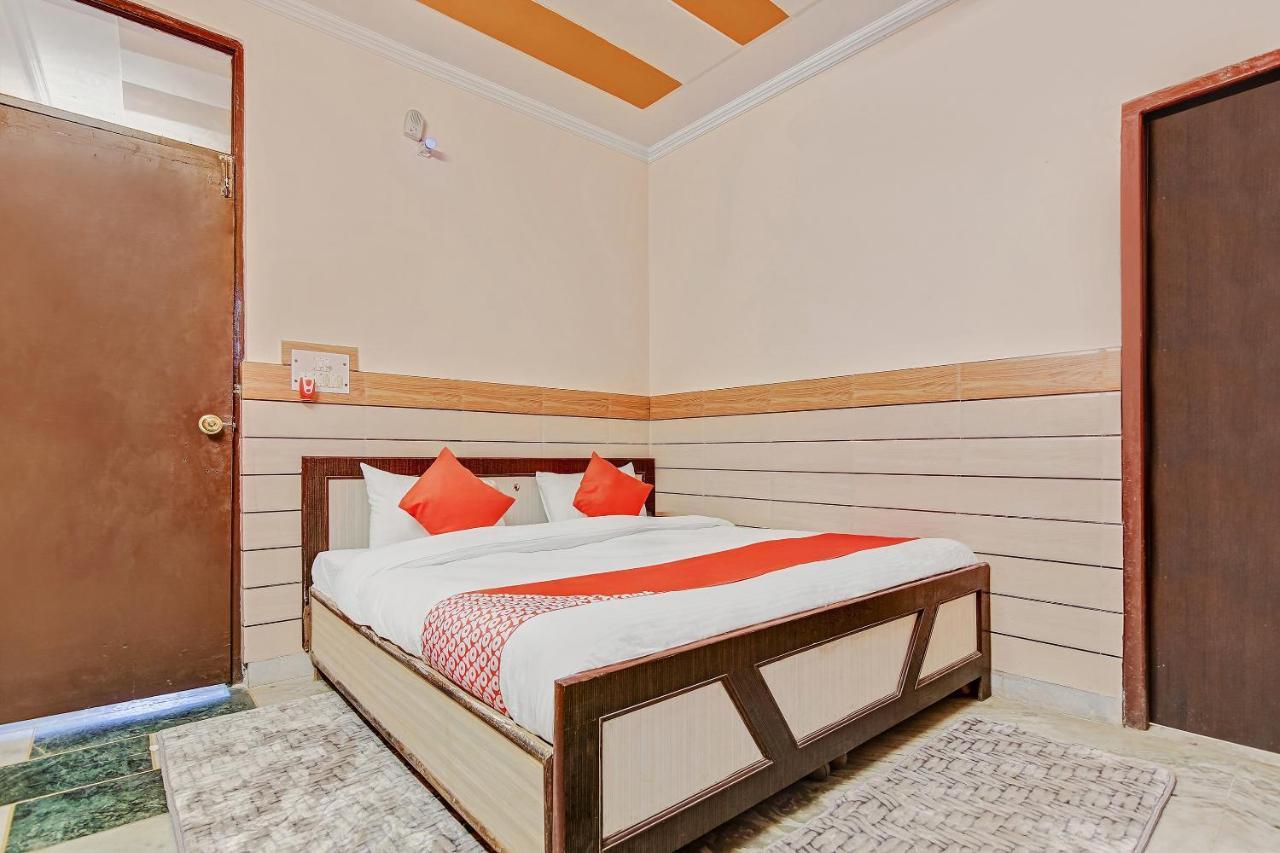 Oyo Park View Guest House Near Edm Mall Nové Dillí Exteriér fotografie
