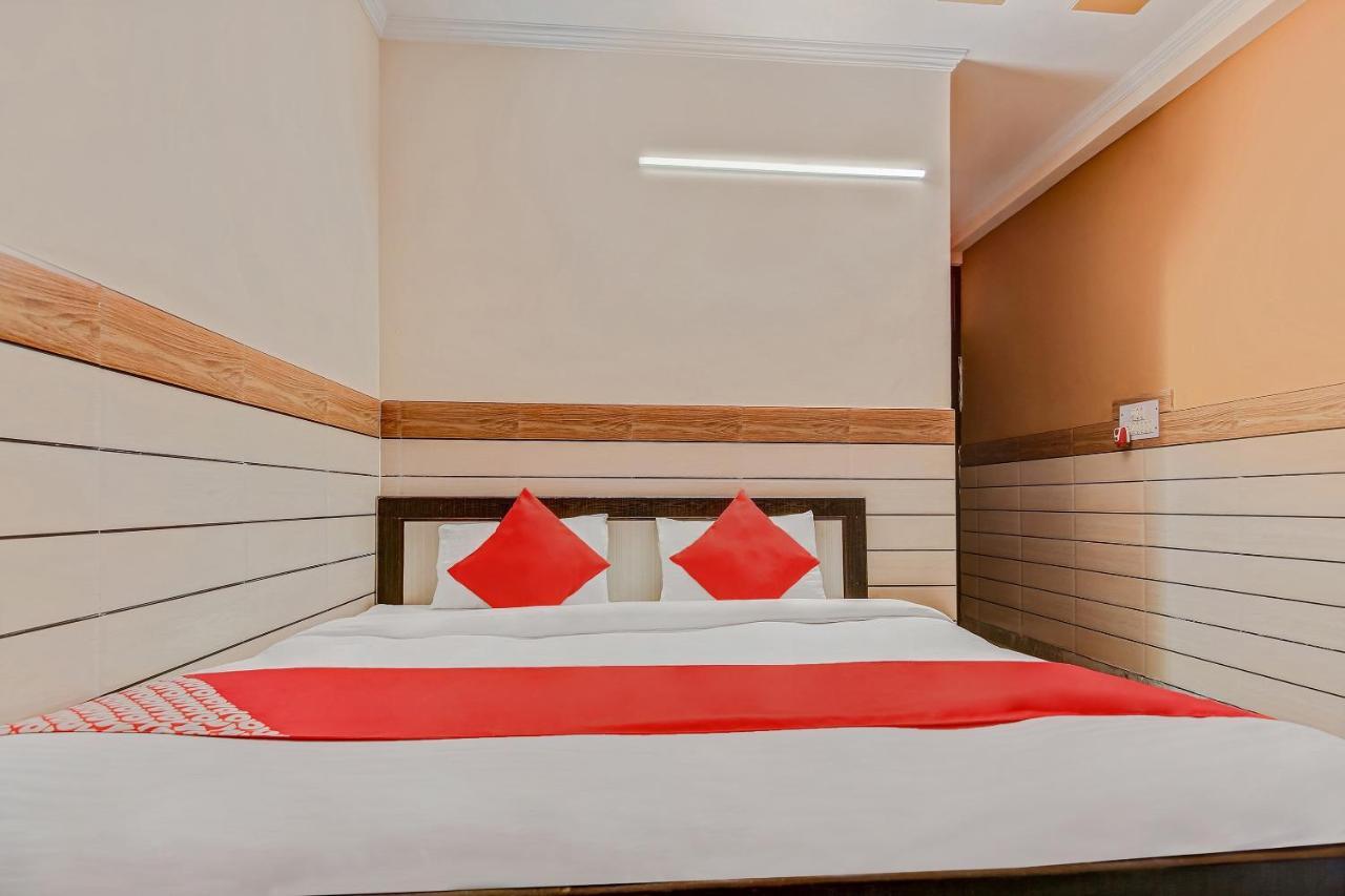 Oyo Park View Guest House Near Edm Mall Nové Dillí Exteriér fotografie