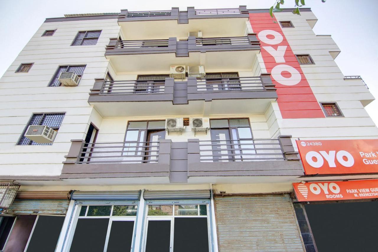 Oyo Park View Guest House Near Edm Mall Nové Dillí Exteriér fotografie