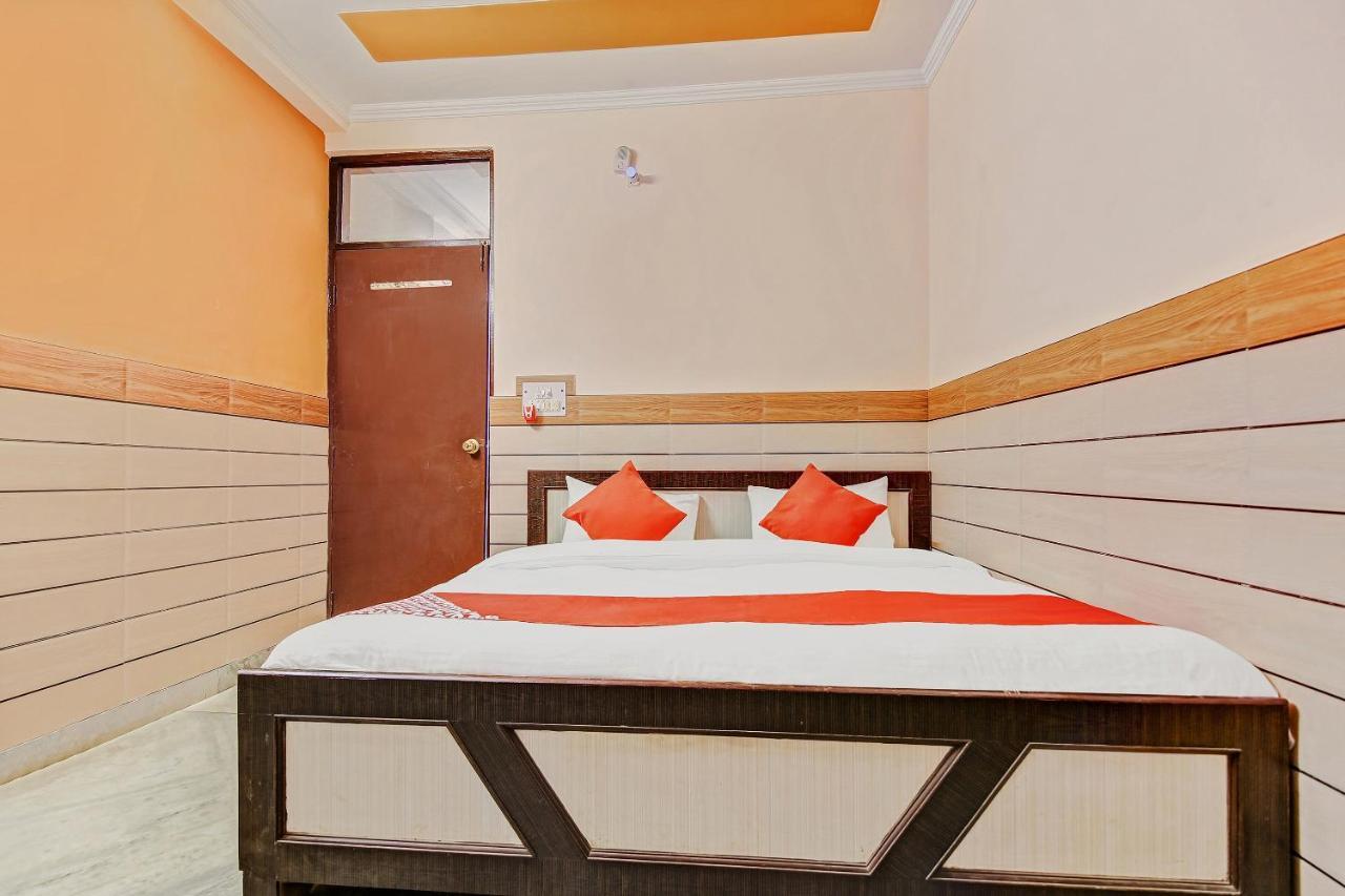 Oyo Park View Guest House Near Edm Mall Nové Dillí Exteriér fotografie